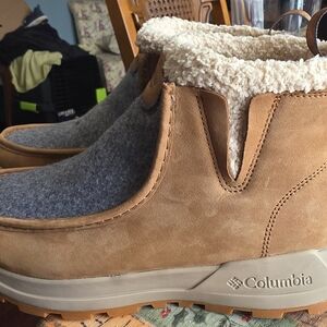Columbia Brown and Gray Ankle Boots
